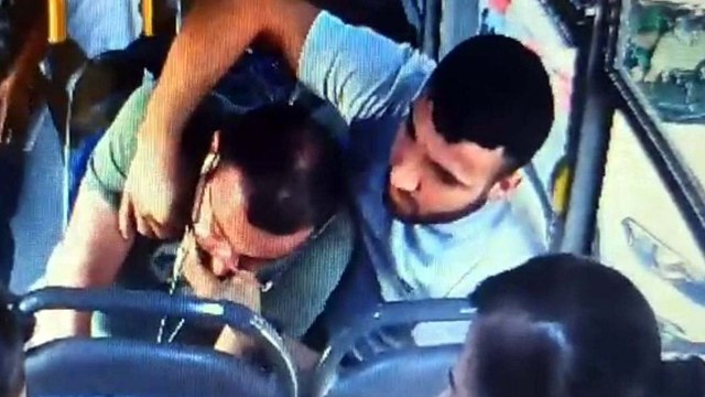 Otobüs şoförü, kalp krizi geçiren yolcuyu hastaneye yetiştirdi