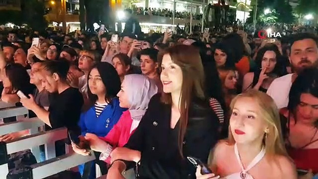 Ceylan Ertem kimdir? Ceylan Ertem kaç yaşında ve nereli? Ceylan Ertem'in şarkıları nelerdir?