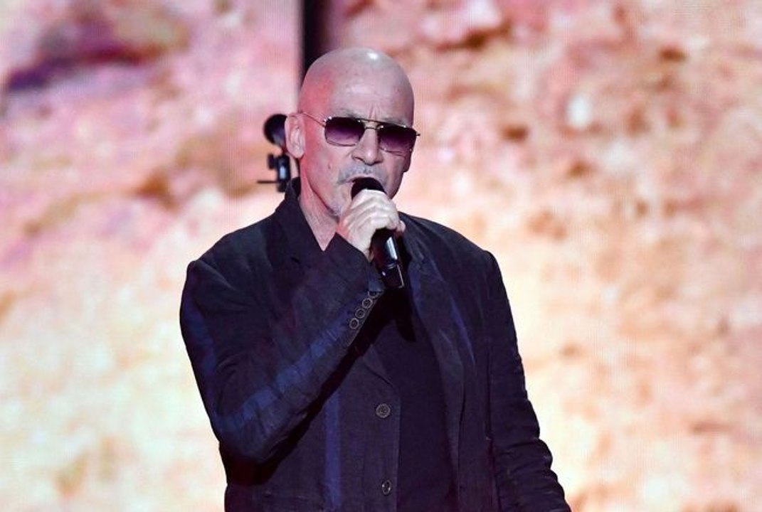 Florent Pagny malade, admis en clinique : ce que l’on sait de son état de santé et de l’évolution de son cancer du poumon, « Il est tenace, les traitements sont durs »