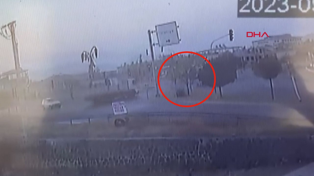 Motosiklet sürücüsünün öldüğü kaza kamerada