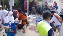 Ratusan Warga Serbu Pendistribusian Air Bersih