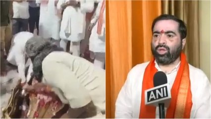 यूपी के मंत्री का शिवलिंग पर हाथ धोते वीडियो वायरल, विपक्षी नेता बोले- सनातन धर्म का अपमान तो ये है