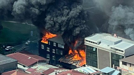 Ataşehir'de iki katlı iş yerinde yangın