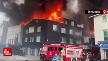 Ataşehir'de çatıda çıkan yangın 3 binaya sıçradı