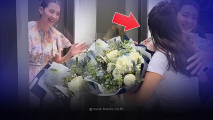 นางเอกดัง หอบดอกไม้ โผล่ยินดีร้านใหม่ เบลล่า ราณี เพิ่งรู้สนิทกัน