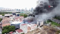 Kadıköy'de Spor Salonunda Çıkan Yangın Çevredeki 3 Binaya Sıçradı