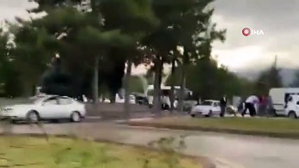 Kavşakta tekme tokat kavga kamerada