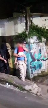 Vídeo mostra momento em que reféns são liberados e suspeitos são presos no Calabar