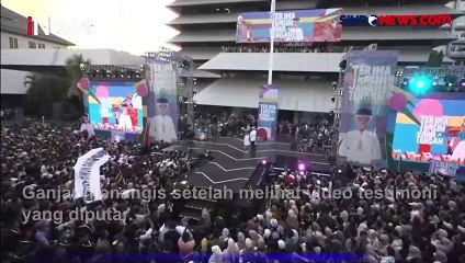 Perpisahan dengan Warga Jateng, Ganjar Menangis di atas Panggung