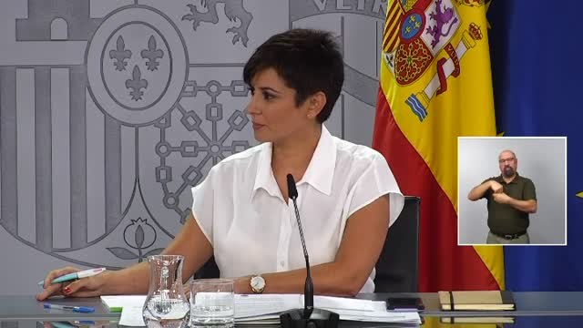 El Gobierno recuerda a Puigdemont que la convivencia no es posible fuera del marco constitucional
