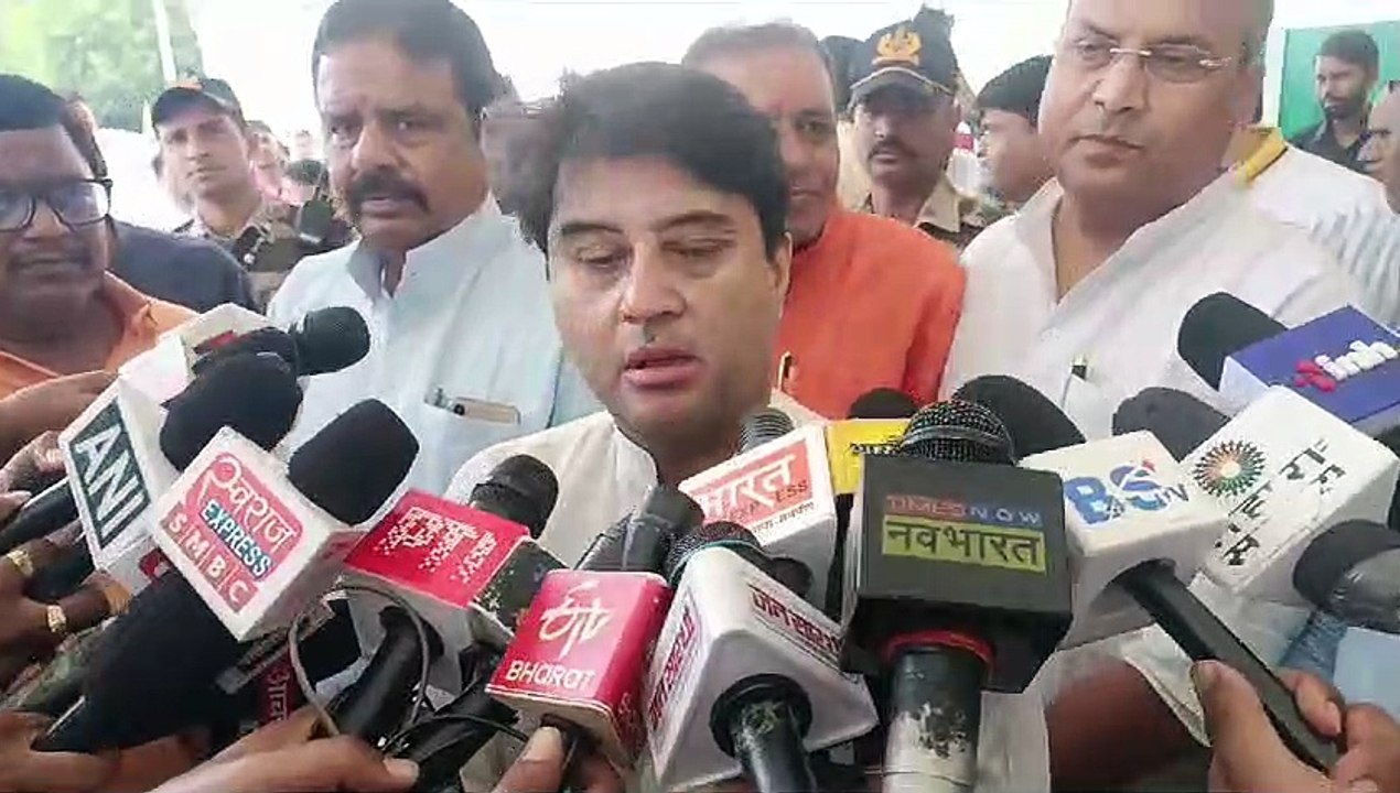 उमा भारती की नाराजगी पर सिंधिया ने कही बड़ी बात, कांग्रेस की वन अधिकार यात्रा पर कसा तंज