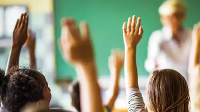 Milli Eğitim Bakanlığı'ndan yeni uygulama: Derslerde cep telefonu yasaklandı