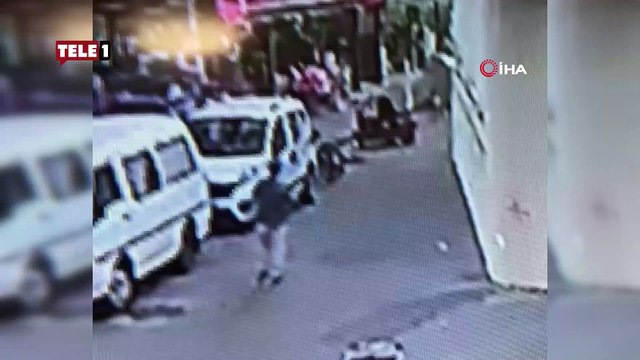 İzmir göbeğinde silahlı saldırı! Husumetlisini başından vurdu koşar adımlarla uzaklaştı