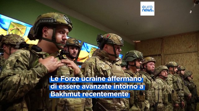 Ucraina, Volodymyr Zelensky in visita al fronte nell'area di Bakhmut