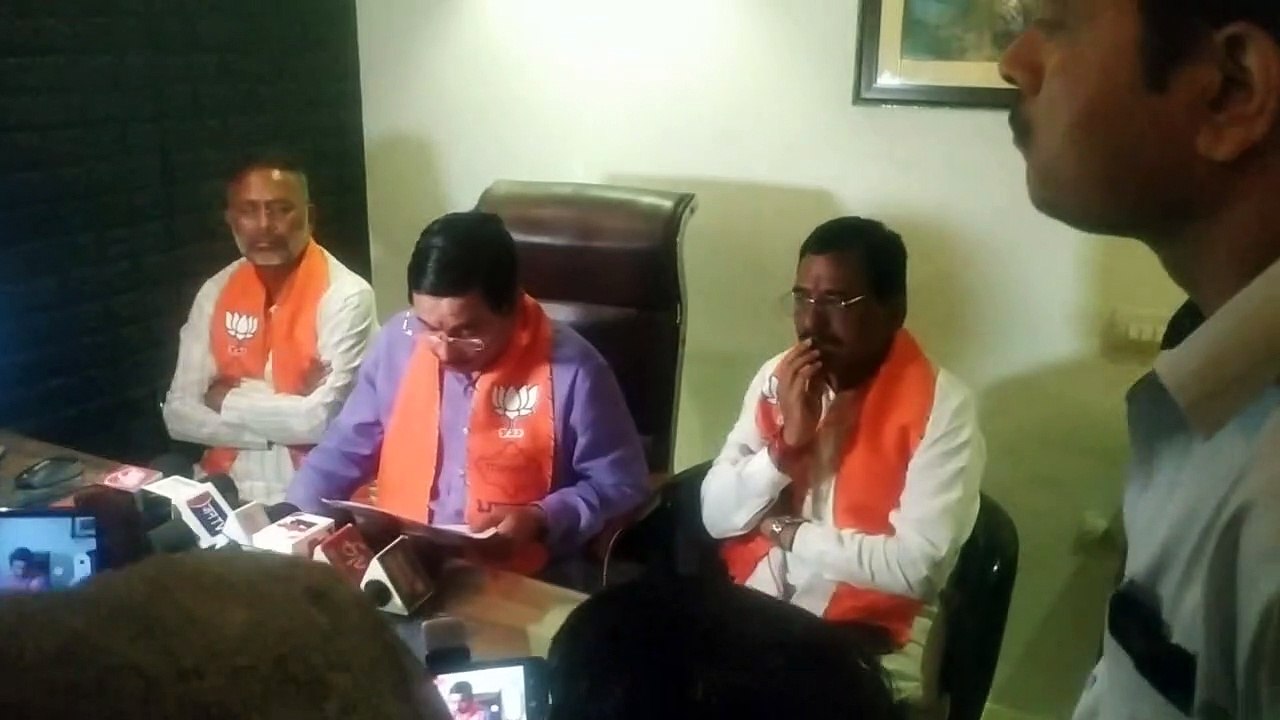 चुनाव आते ही कांग्रेस पार्ट टाइम हिन्दू बन जाती है