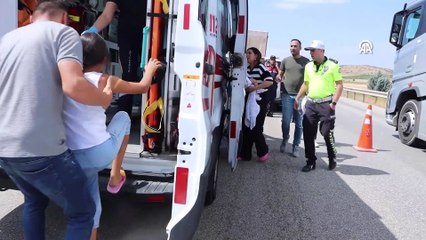 Kamyona arkadan çaptı, ailesi hastanelik oldu 7 yaralı
