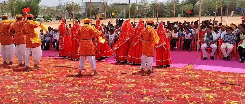 खुशी में नाचतीं आई महिलाएं: विजेता व उपविजेता हुए सम्मानित
