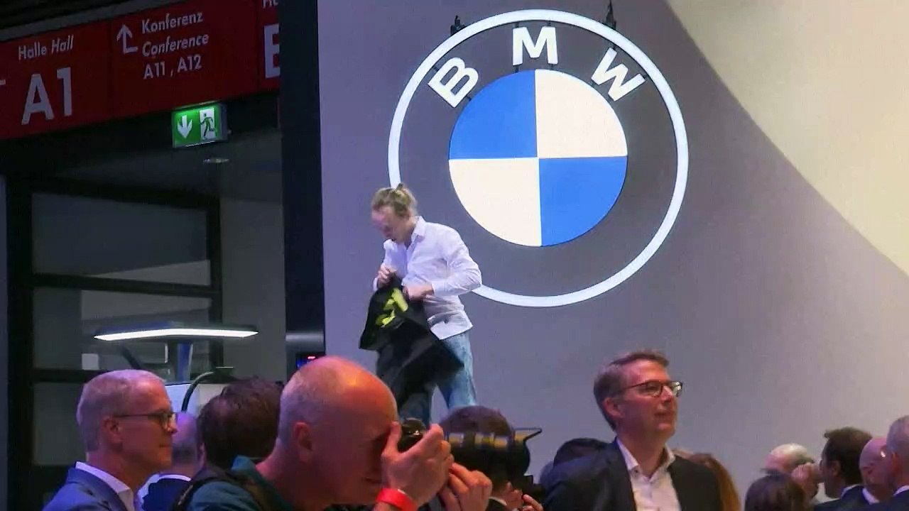 IAA: Klima-Protest bei Scholz-Besuch