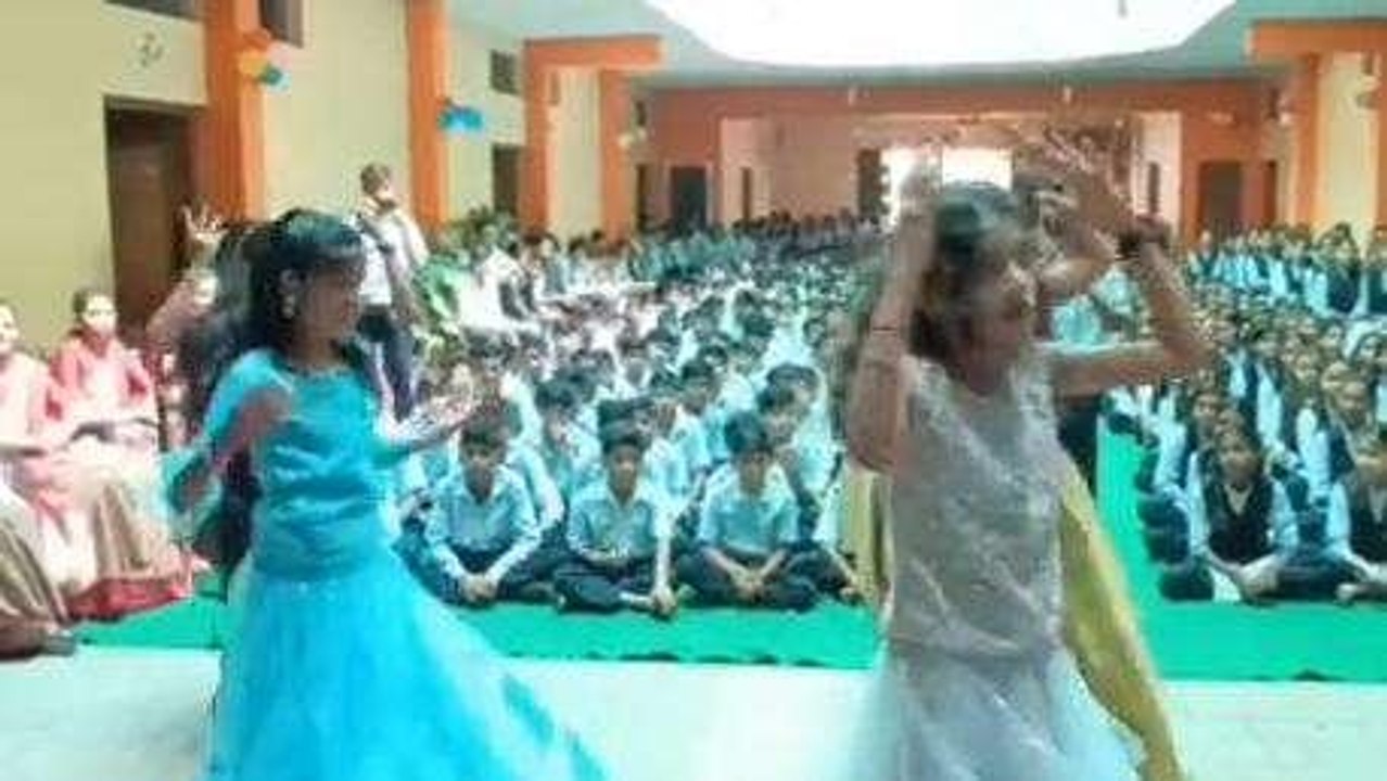 खरगोन: विद्यालयों में दिखा शिक्षक दिवस का उत्सा...