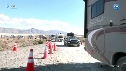 Burning Man festivalinde çamur yüzünden mahsur kalanlar alanı terk etmeye başladı