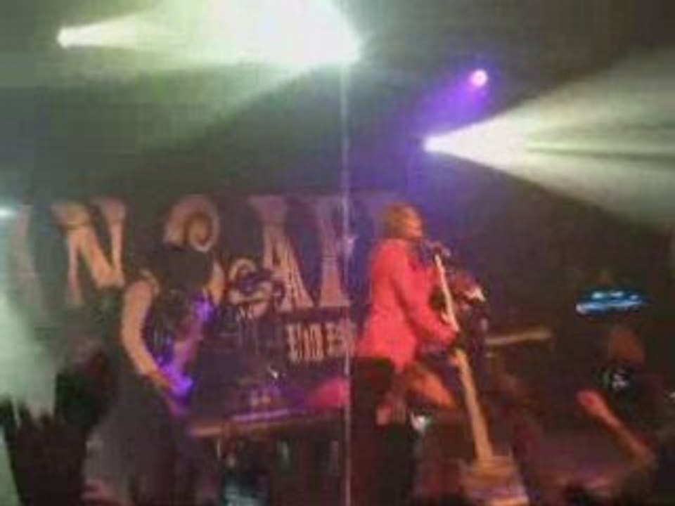 AN CAFE maple gunman hero without a name Paris Loco 24.03