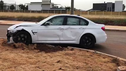 BMW e Fiorino se envolvem em acidente no Bairro Santo Inácio