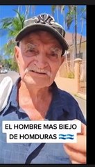 Él es el anciano 'más viejo de Honduras'; se gana la vida chapeando
