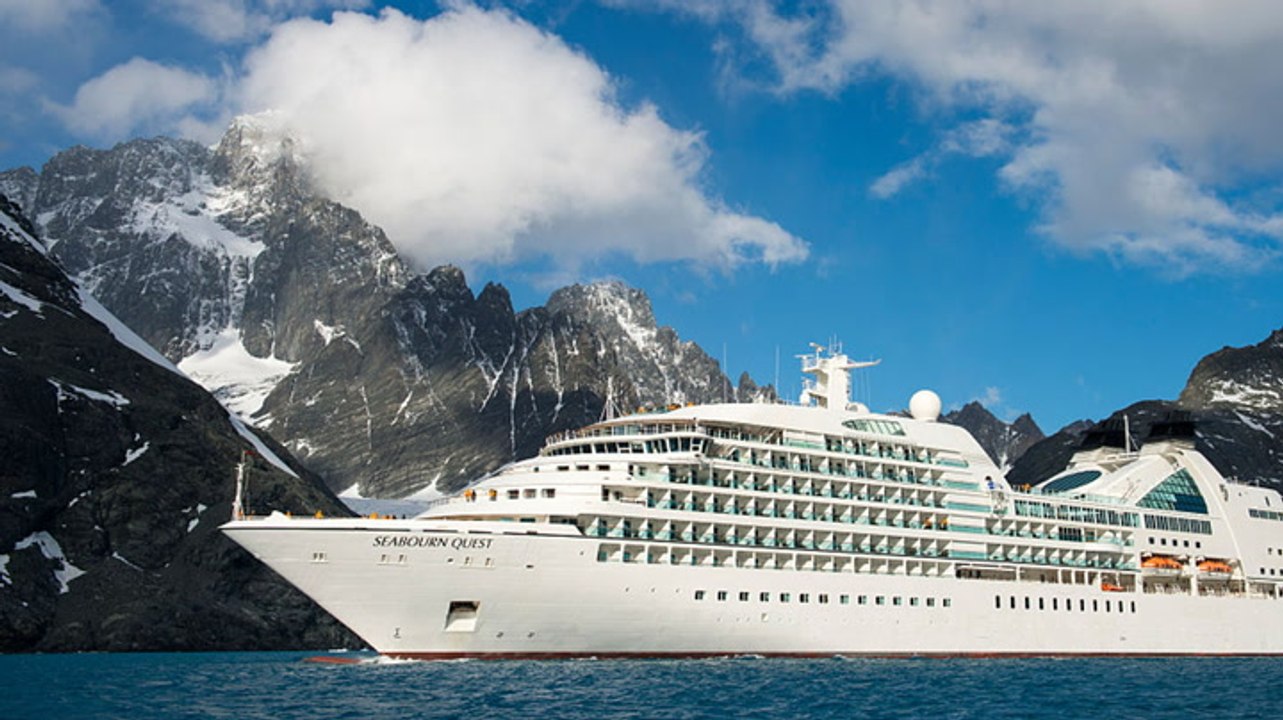 This Luxury Cruise Line Just Announced 24 Sailings Across the U.S. and Canada — Including Gorgeous New England Foliage Cruises