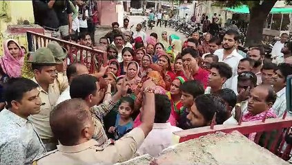 देखें वीडियो... कलाल समाज का थाने के बाहर प्रदर्शन