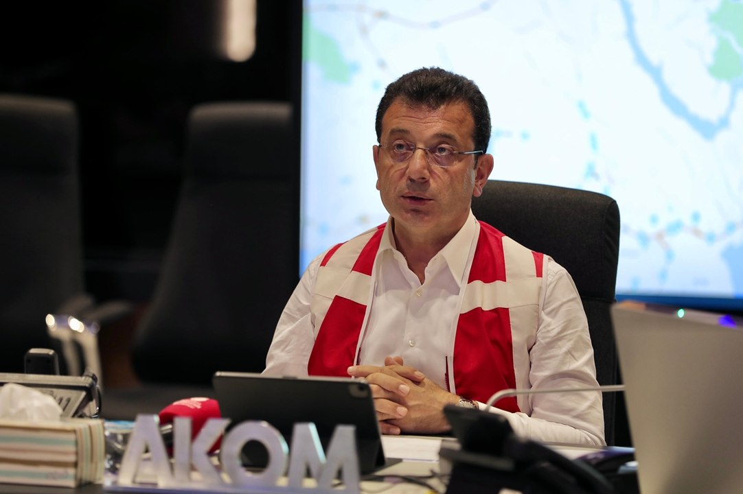 İmamoğlu AKOM’da konuştu: Yağış bazı noktalarda 150 kiloyu buldu