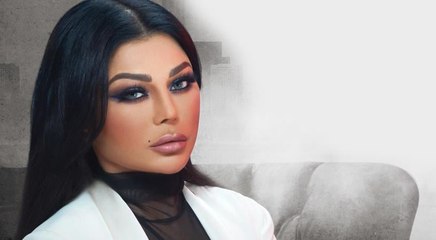 بطبعة الحمار الوحشي... هيفاء وهبي في اليونان على المسبح