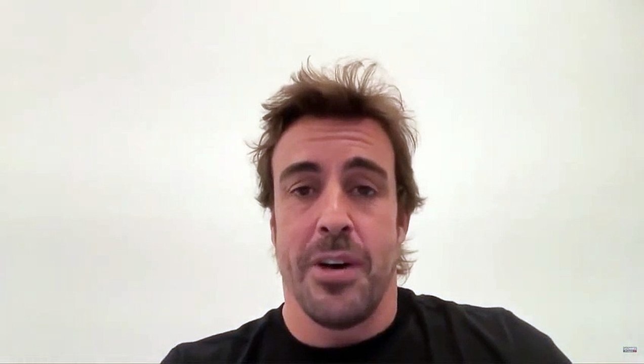 Fernando Alonso, sobre el dominio de Red Bull: "No sé qué come o qué bebe esta gente"