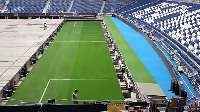 La INCREÍBLE transformación del césped retráctil del nuevo Bernabéu