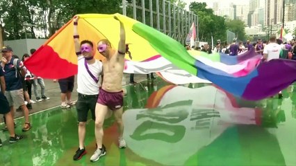 Hong Kong court: government must recognize same-sex union