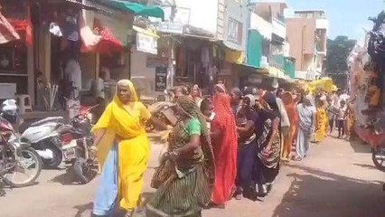 सुसनेर: बारिश नहीं होने से आक्रोशित ग्रामीण, घास भेरू को निकाला नगर से बाहर