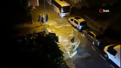 İstanbul'da selde ölümden kaçış anı kamerada