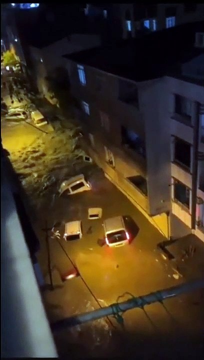 Four people were killed and 12 injured during the floods in Istanbul