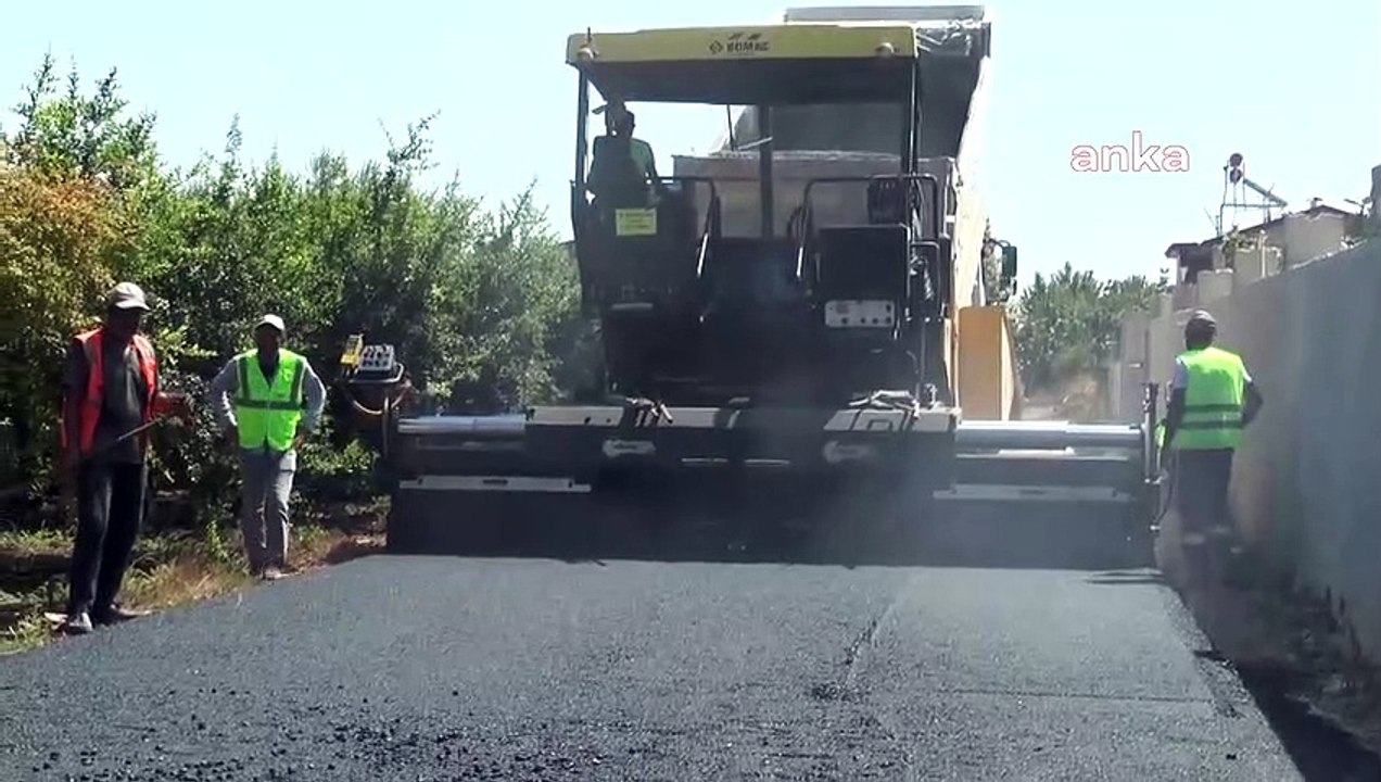 Döşemealtı Belediyesi Çığlık Mahallesi'nde Sıcak Asfalt Çalışmalarına Devam Ediyor