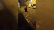 İstanbul’da sel felaketi: Bazı sokaklar savaştan çıkmış gibi…