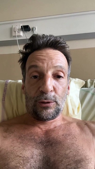 L'acteur Mathieu Kassovitz s'exprime pour la première fois et donne de ses nouvelles après son accident: "J’ai fait une chute de moto connement. Je me suis pété le fémur et la cheville" - Regardez
