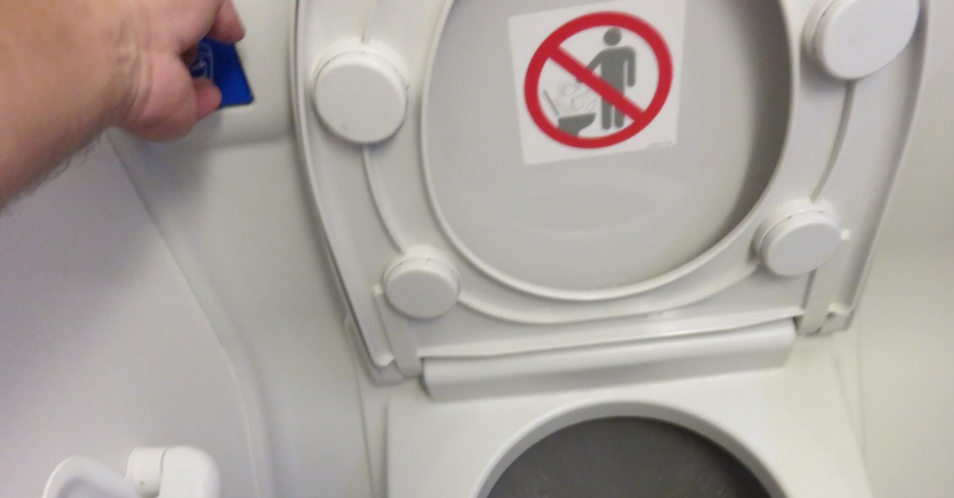 Flug wird wegen extremen Durchfalls unterbrochen