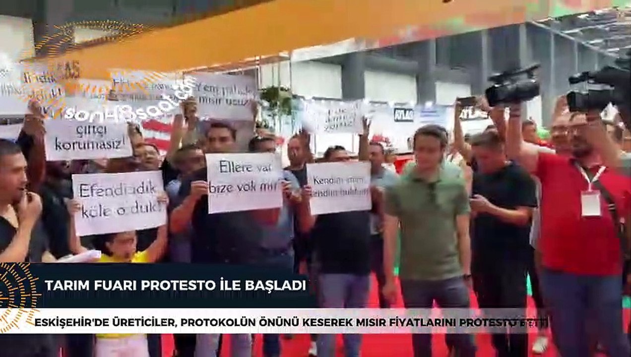 Fuar protesto ile başladı