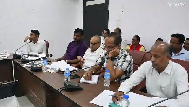 तैयारी: विधानसभा आम निर्वाचन को लेकर कलेक्टर ने ली अधिकारियों की बैठक