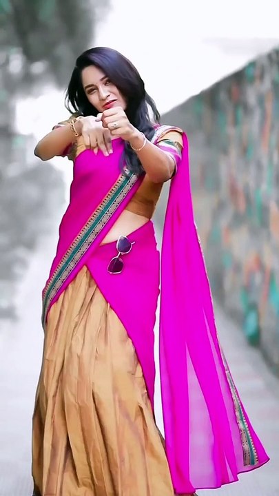Swathika senthil Kumar navel
