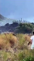 Incendio a Filicudi, le fiamme sfiorano le case