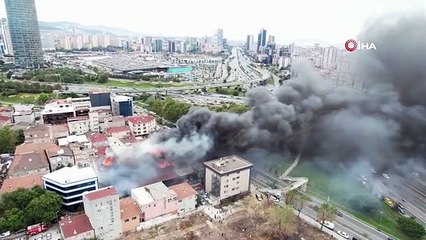 Ataşehir'de Spor Salonunda Çıkan Yangın 3 Binaya Sıçradı