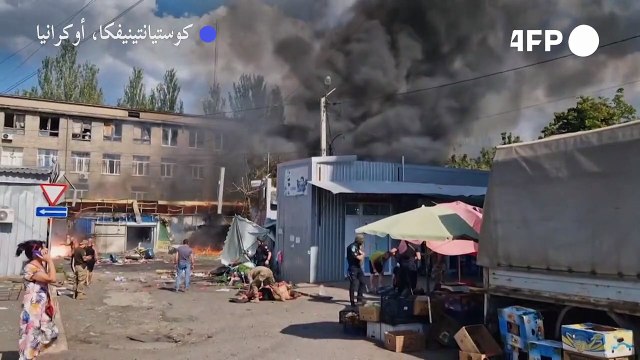 عشرات القتلى والجرحى في قصف روسي على سوق تجارية في شرق أوكرانيا