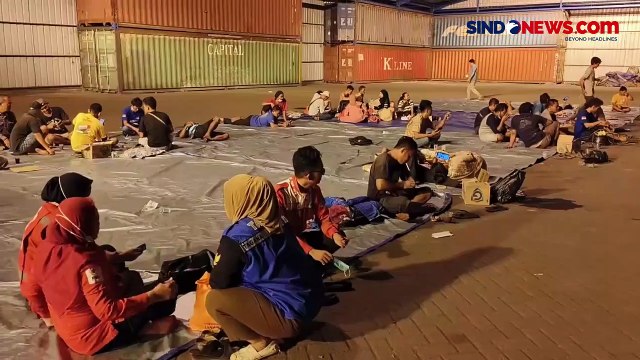 Ratusan Penumpang Termasuk Anak-Anak Terlantar di Pelabuhan Indah Kiat Usai Kapalnya Terbakar