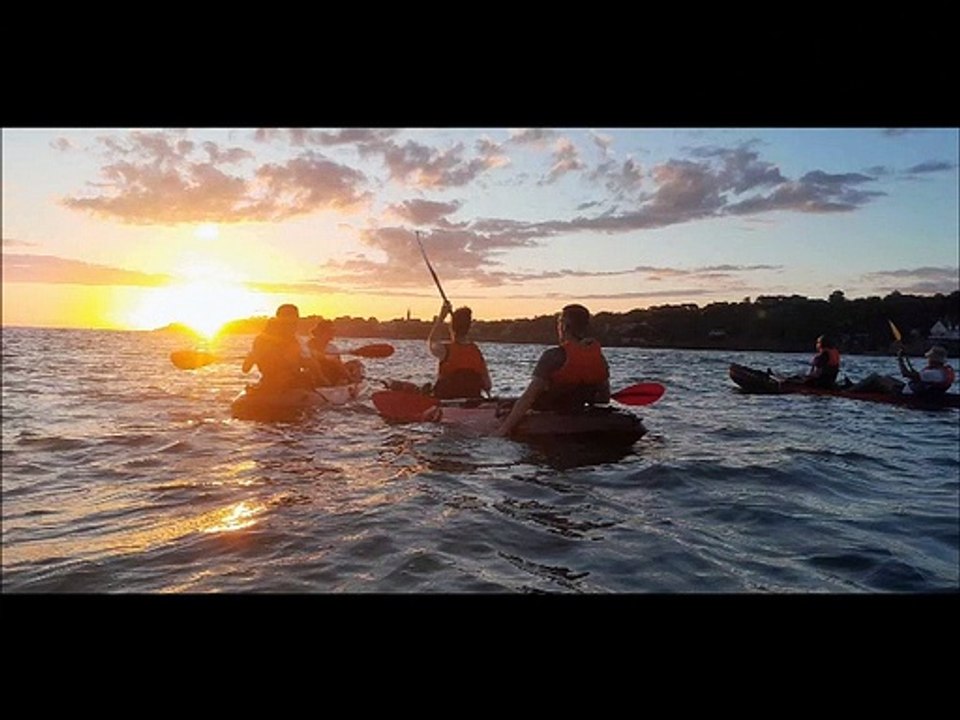 Bateaux - Musique : 3° partie du Set américain (traditionnel québécois) - Eric : guitares, mandolines.