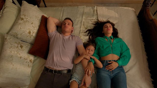 Ya Çok Seversen 10. Bölüm - Leyla Eve Döndü!